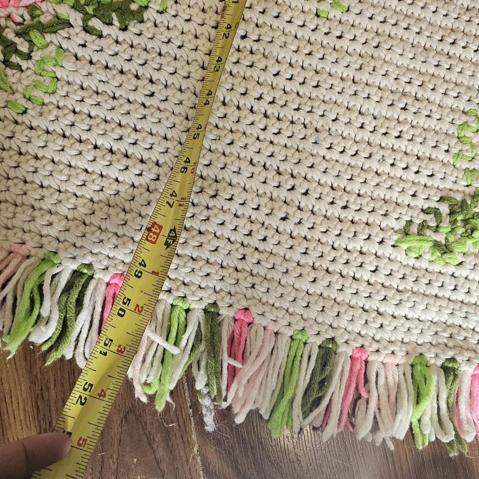 Manta de punto de ganchillo para regazo mesa corredor flecos diseño floral rosa abuela 51x23" Foto 2 de 4