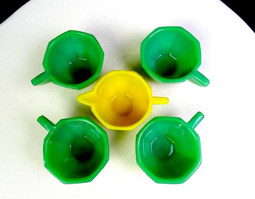 Akro Agate Glass Opaque 5 Piece 2 1/2" Green & Yellow Childs Cups & Creamer 1938 - Picture 4 of 10