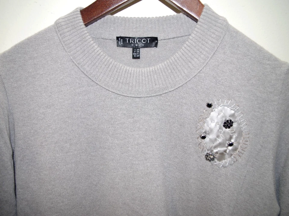 Conjunto de suéter y falda C1 Tricot Chic Italia XS mezcla de lana gris adornado con corbata Foto 4 de 4