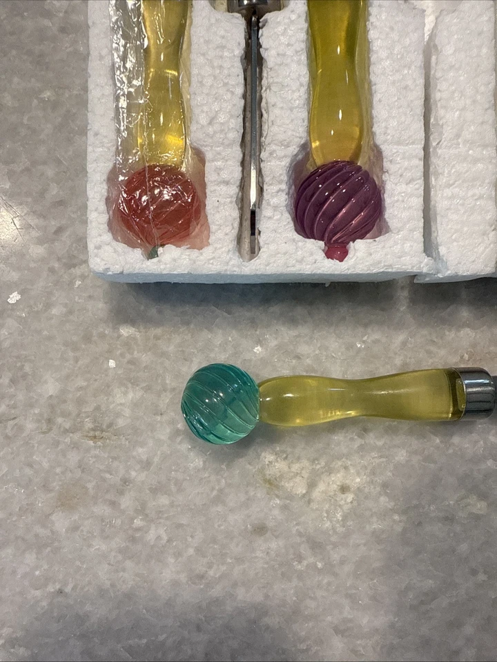 Southern Living At Home 探戈粉彩丙烯酸刀/奶酪摊铺机全新开箱 — 第 4/4 张图片