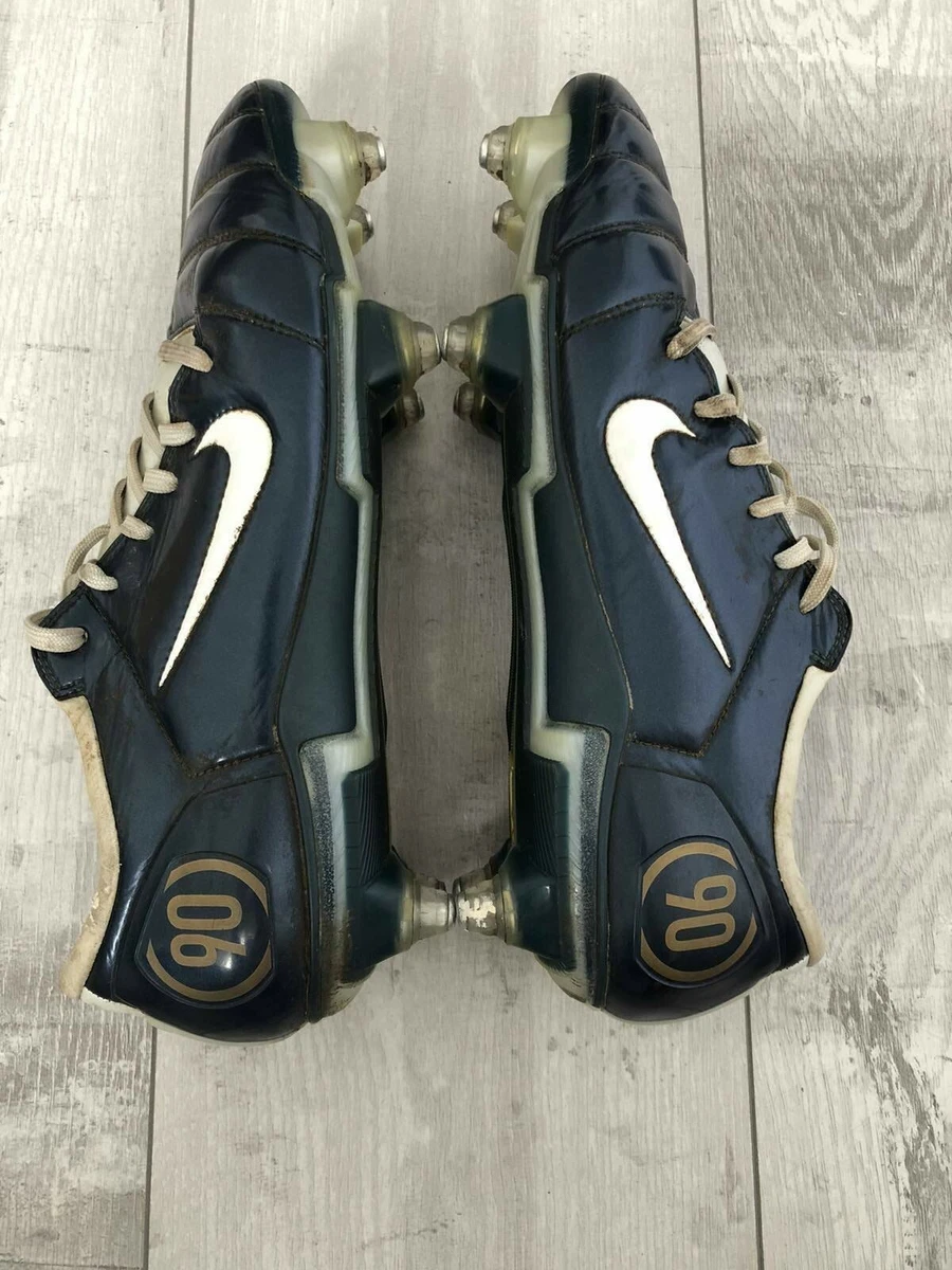 Gray nike deals boots