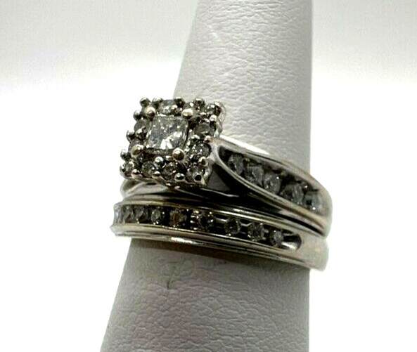 14K Solid White Gold Halo Keepsake Diamond Wedding Ri… Gem