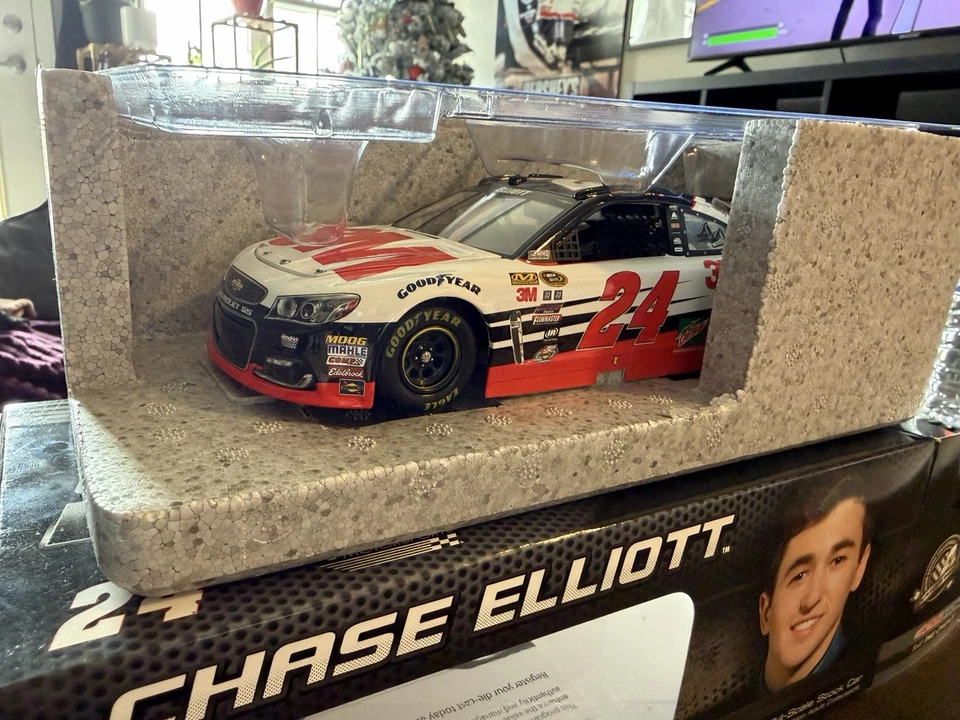 Chase Elliott Action #24 2016 3M Napa Chevy SS 1/24 diecast Foto 3 de 4