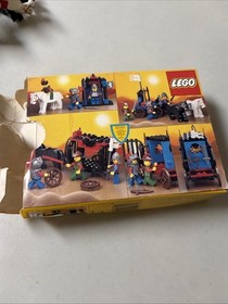 LEGO 6042 Castle Dungeon Hunters Set Complete with instructions & box 1990