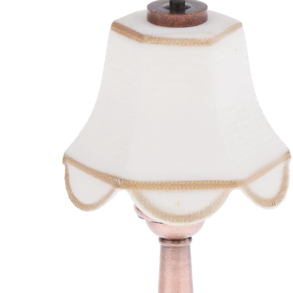 1:12 Dollhouse Miniature LED Light Lampada da tavolo con paralume ombrellone - Immagine 3 di 3