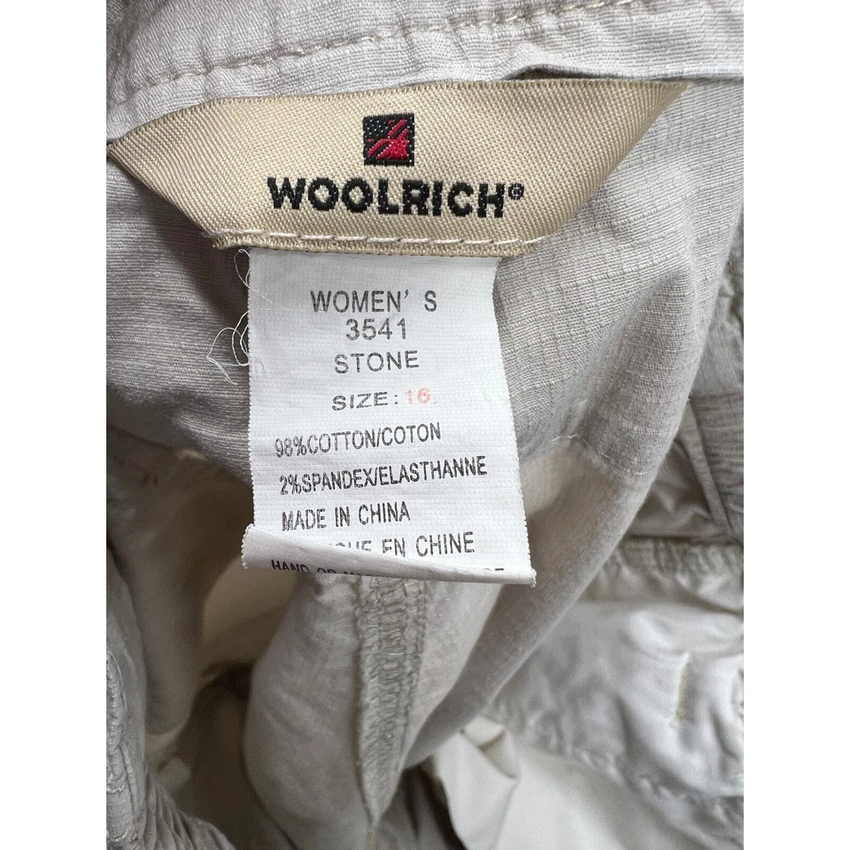 Woolrich Women’s Cream Khaki Casual Bermuda Cargo Shorts Size Small - Image 2 of 4