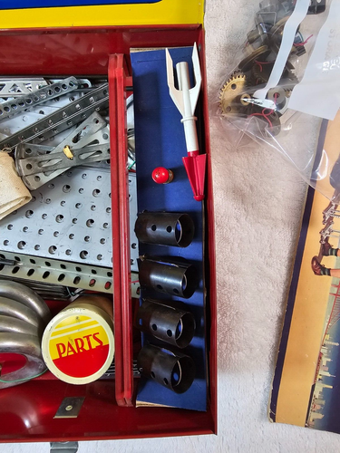 1958 Gilbert Action Conveyor Belt Erector Set NO. 10063 - Complete - Working! - Picture 9 of 24