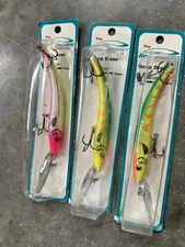 Lot Of 3  Reef Runner 800 Series Fishing Lures