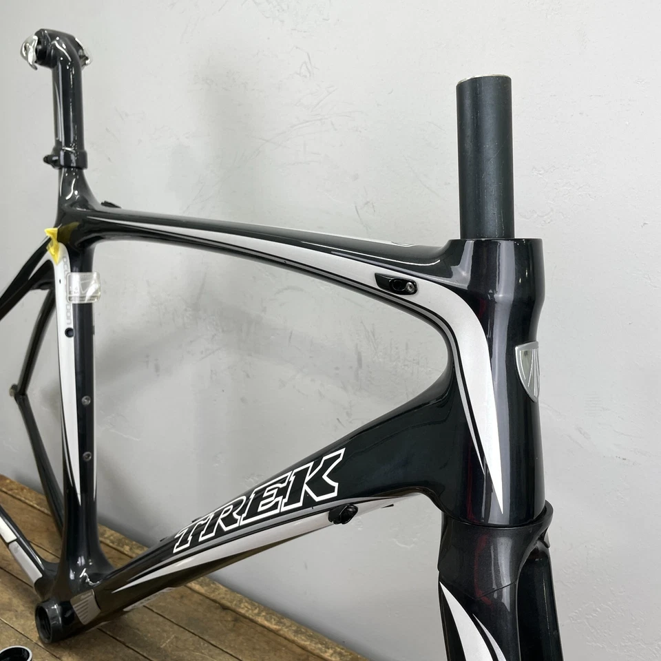 Trek Madone 5.2 Frame Set 54 cm USA Carbon Fiber OCLV 130 Onyx 2007 - Image 2 of 4