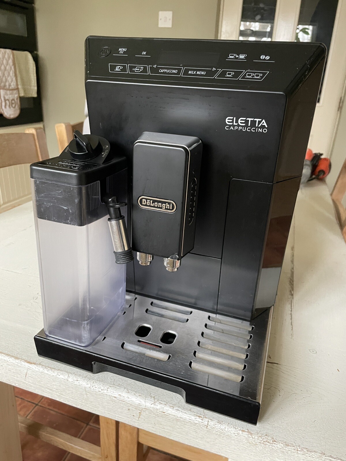 De'Longhi Bean to Cup Coffee Machine Eletta Cappuccino ECAM44.660.B
