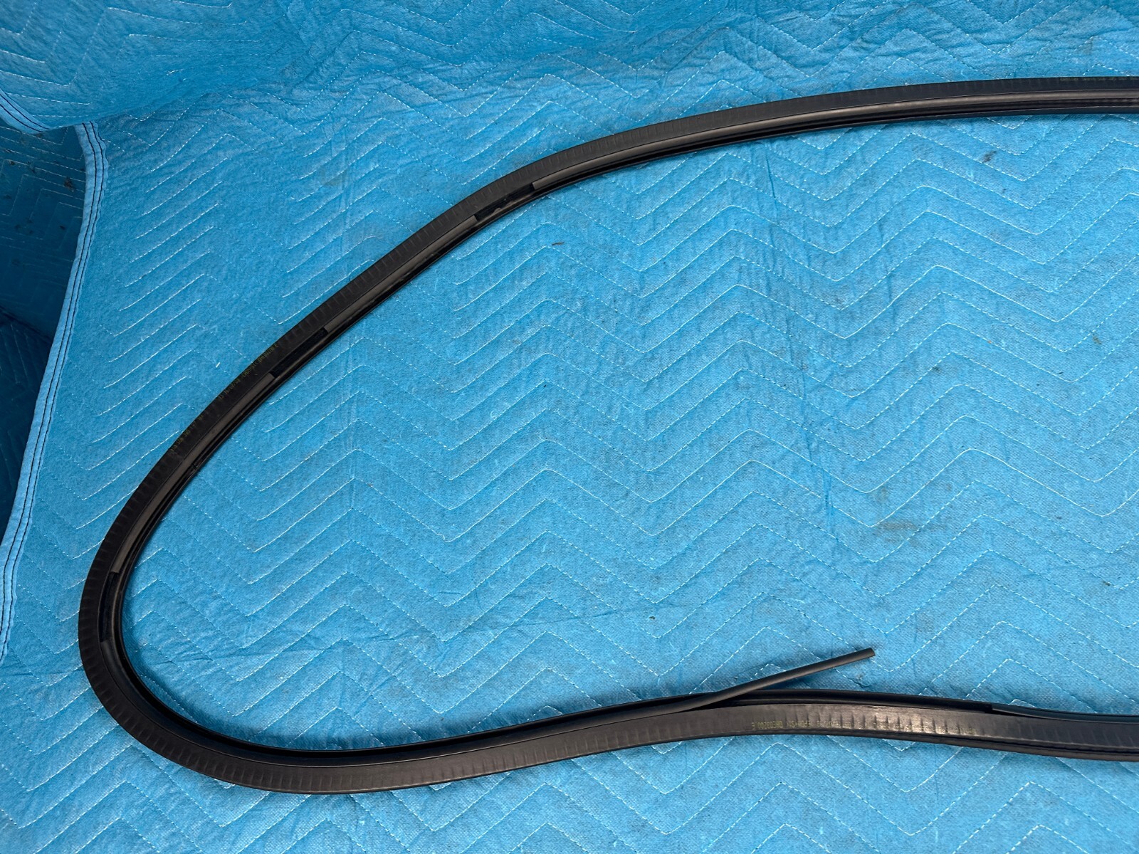 Bentley Flying Spur Front Passenger's Door Inner Weatherstrip Seal 2006-2012 OEM