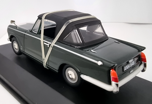 1/43 Scale Triumph Herald Convertible Green 1962 Vanguards Diecast Model VA07402 - Picture 8 of 15