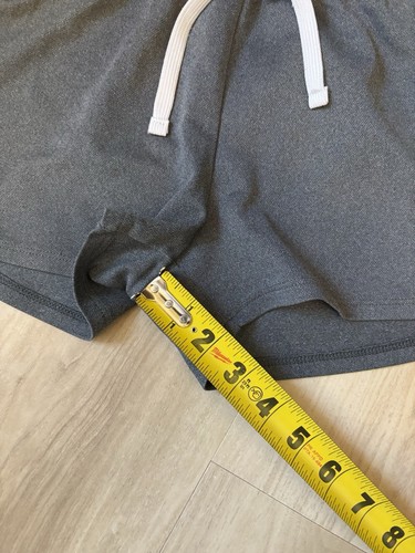 Girls Under Armour Shorts - Size Youth Medium Gray Loose Heatgear - Picture 7 of 7
