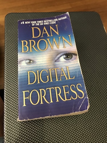 Dan Brown Digital Fortress Best Seller Paperback NSA Thriller - Picture 2 of 7
