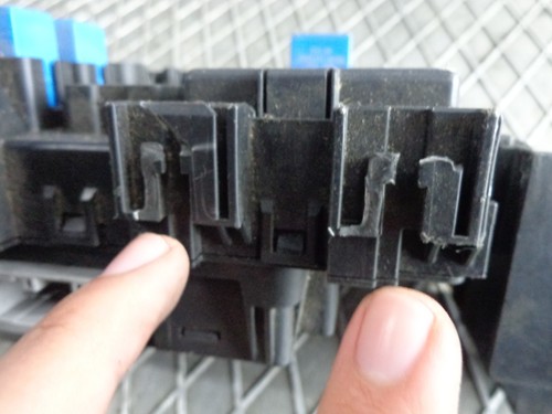 SUZUKI ALTO 1.0 PETROL 2010 FUSE BOX UNDER DASHBOARD 68K10 - Picture 8 of 8