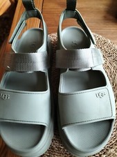 UGG 42 Khaki Sandalen Goldenglow