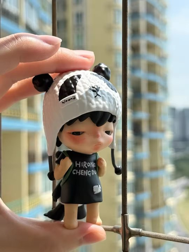 Hirono Stray Panda Series Edizione Limitata Modellino Confermato Bambola Art Toys Regalo - Foto 2 di 8