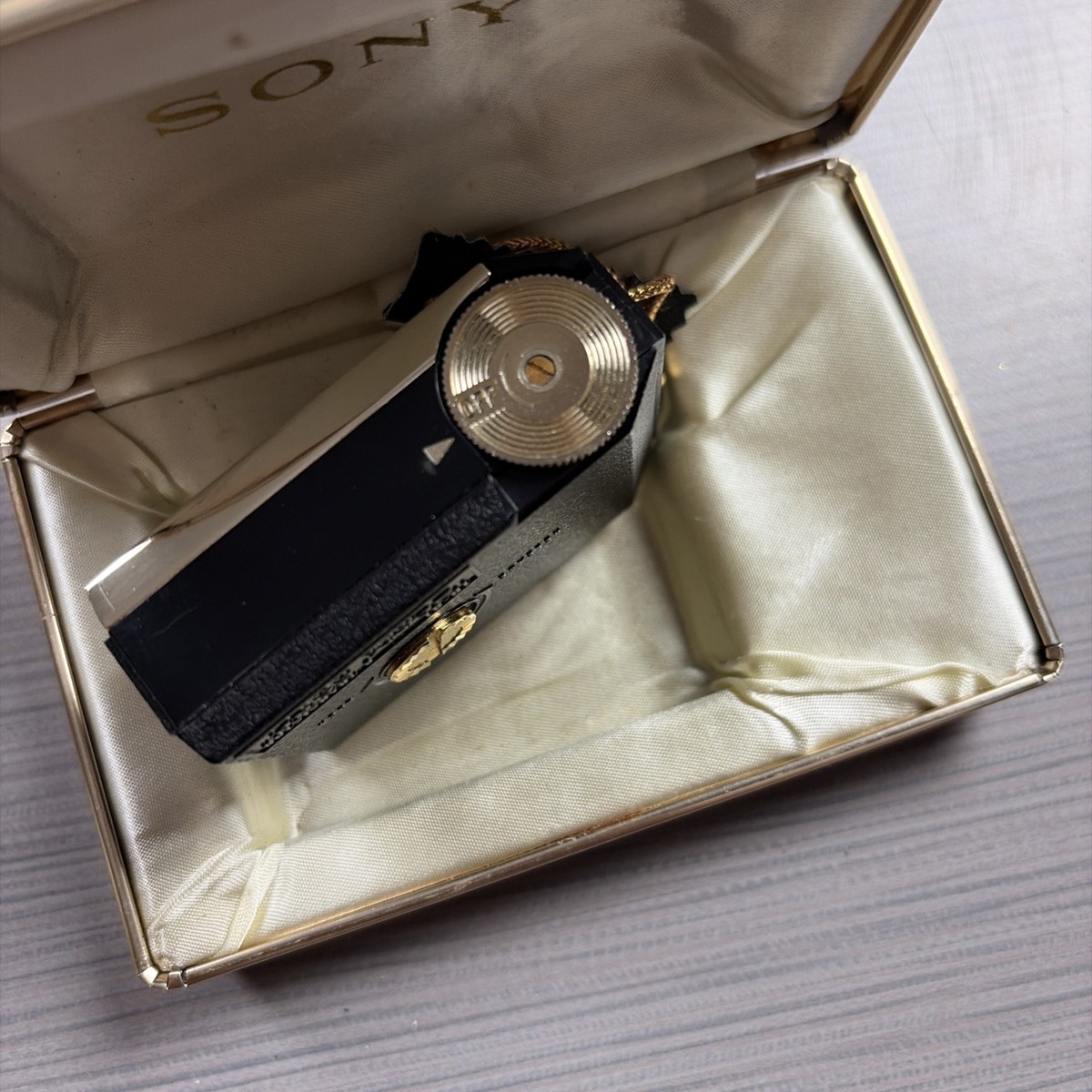 SONY 1R-81 MICRO TRANSISTOR RADIO 1965 1966 60s With CASE LEATHER