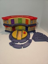 Chuggington Railway Double-Decker Roundhouse Elevating Turntable