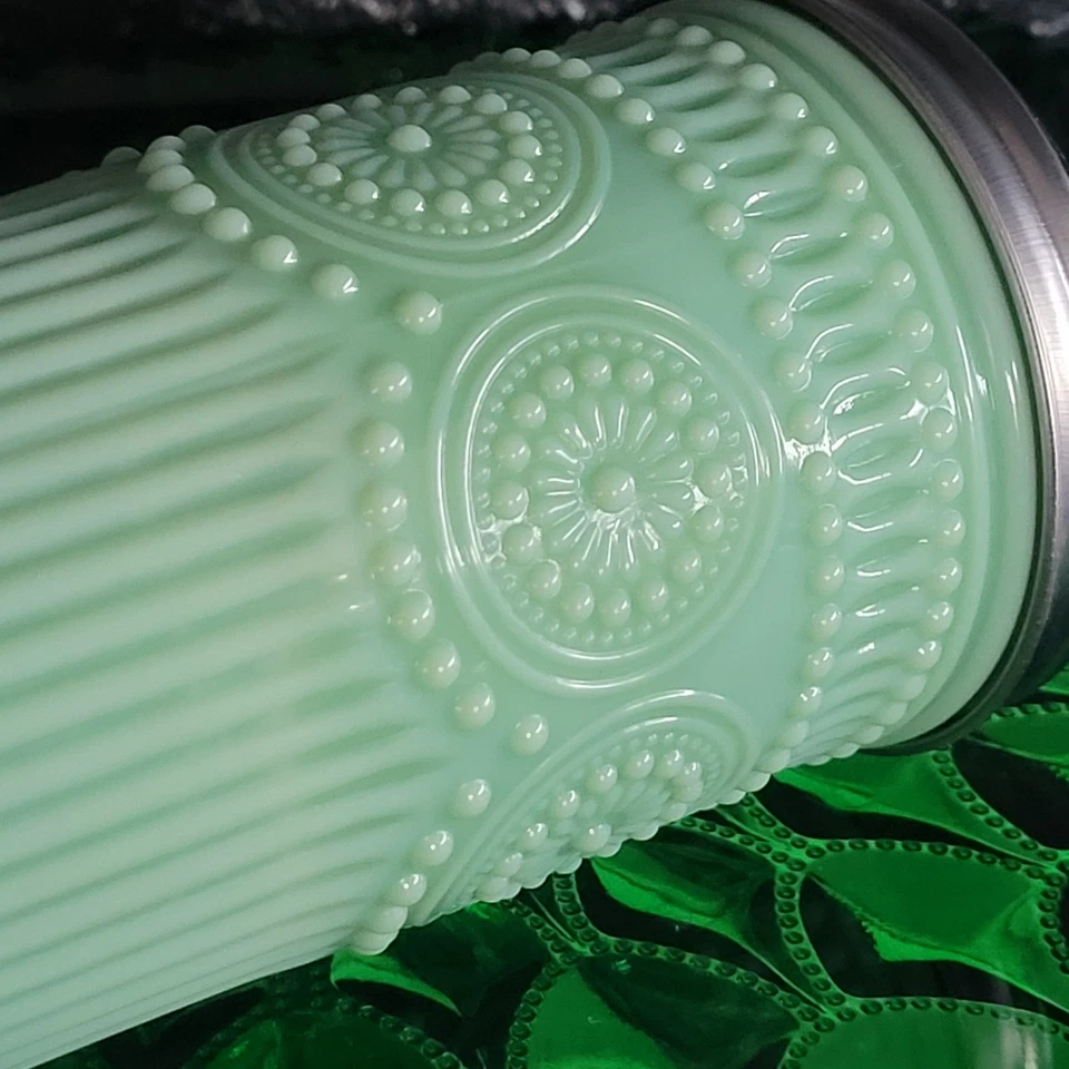 Bodega de azúcar de vidrio Hobnail de jadeíta con tapa de metal ¡Bonita! Foto 3 de 4