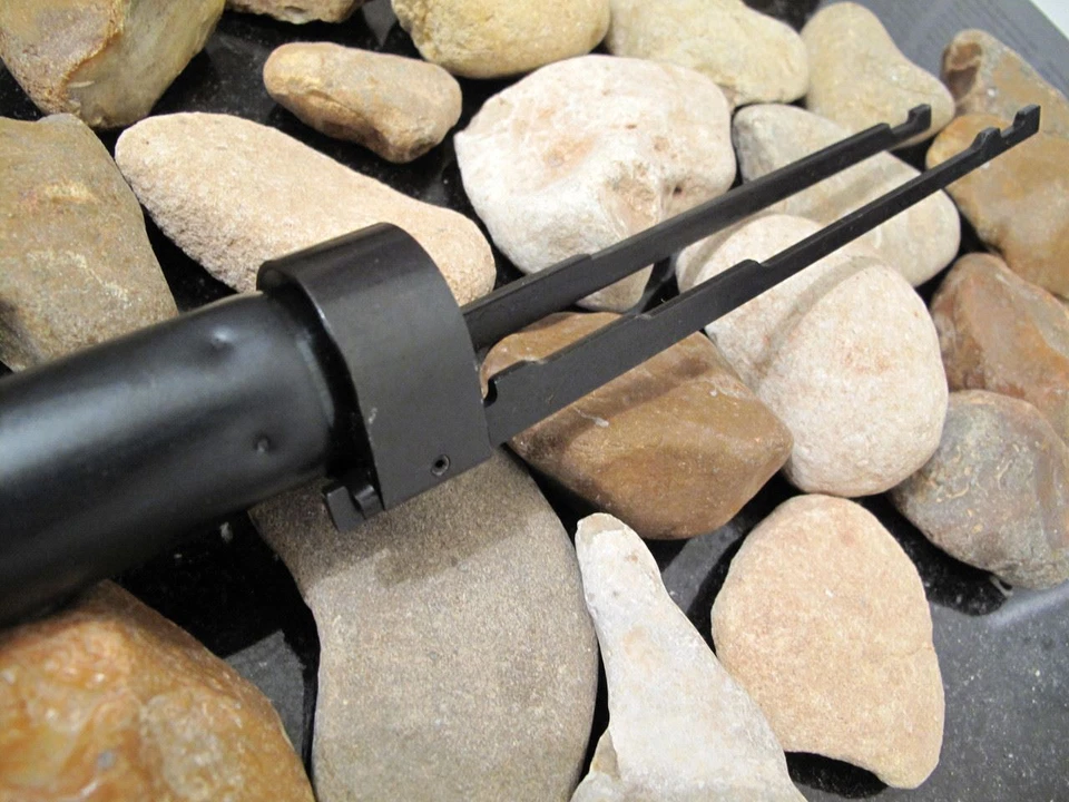 Mossberg MAGPUL 500 590 Conjunto con barras 7 3/4" Hecho en EE. UU. Guardabarros Negro + Tuerca BLAC Foto 4 de 4