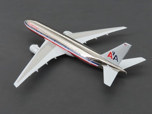 1:400 Dragon Models Die-Cast American Airlines Boeing 777-223 Airliner - Picture 5 of 16