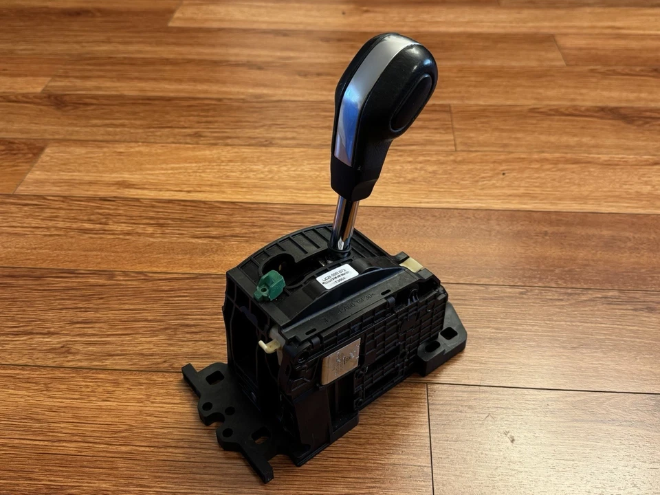 OEM 2005-2009 Land Rover LR3 Floor Gear Lever Shifter Selector Assembly  - Image 2 of 4