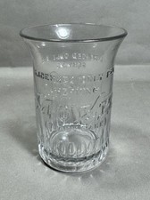 Vaso de vidrio antiguo vintage con fuente de soda Moxie en relieve