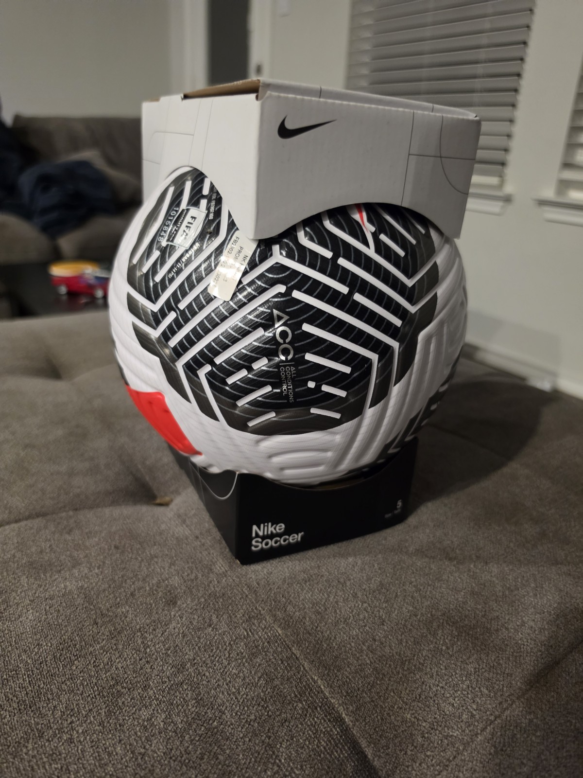 Nike Flight soccer Official Match Ball Fifa ACC FB2902-100 2023-2024 Sz 5
