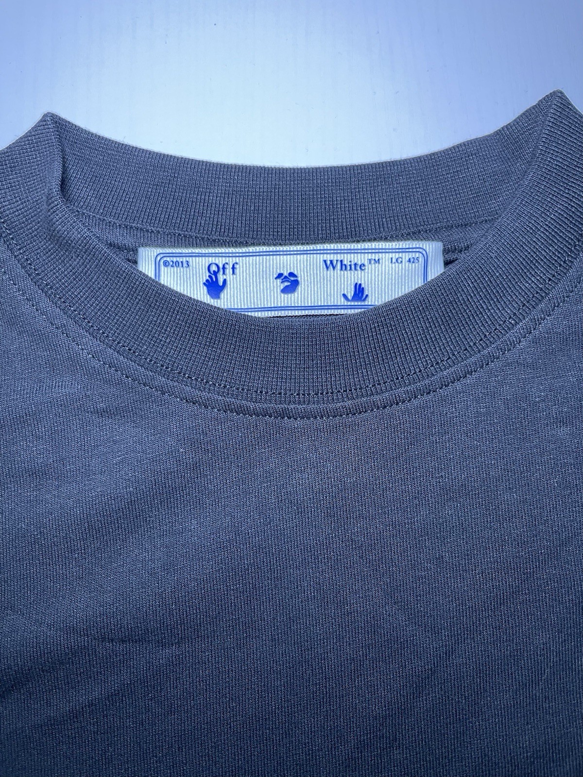 Off-White Basic Neck Logo Black T-Shirt Size Small - image 3