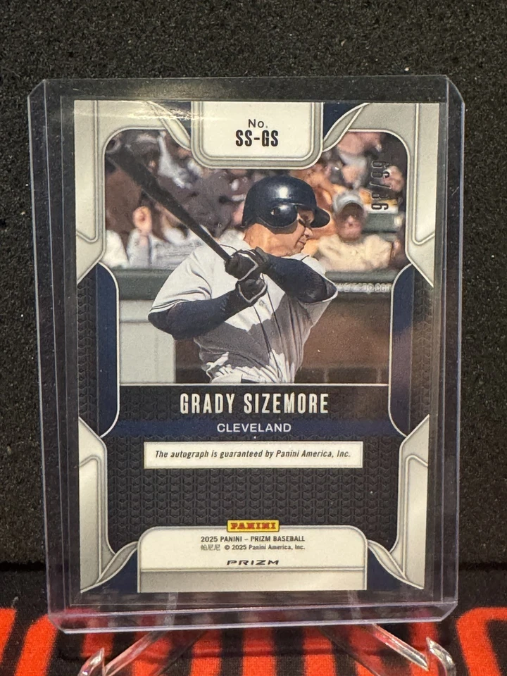 Grady Sizemore 2025 Prizm 棒球耸人听闻签名亲笔签名红色/99 守护者 — 第 2/2 张图片