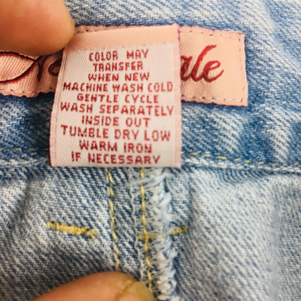 Minifalda Aeropostale Denim Distressed Y2K 3/4 lavado ligero dobladillo corto bigotes usada en excelente estado Foto 4 de 4