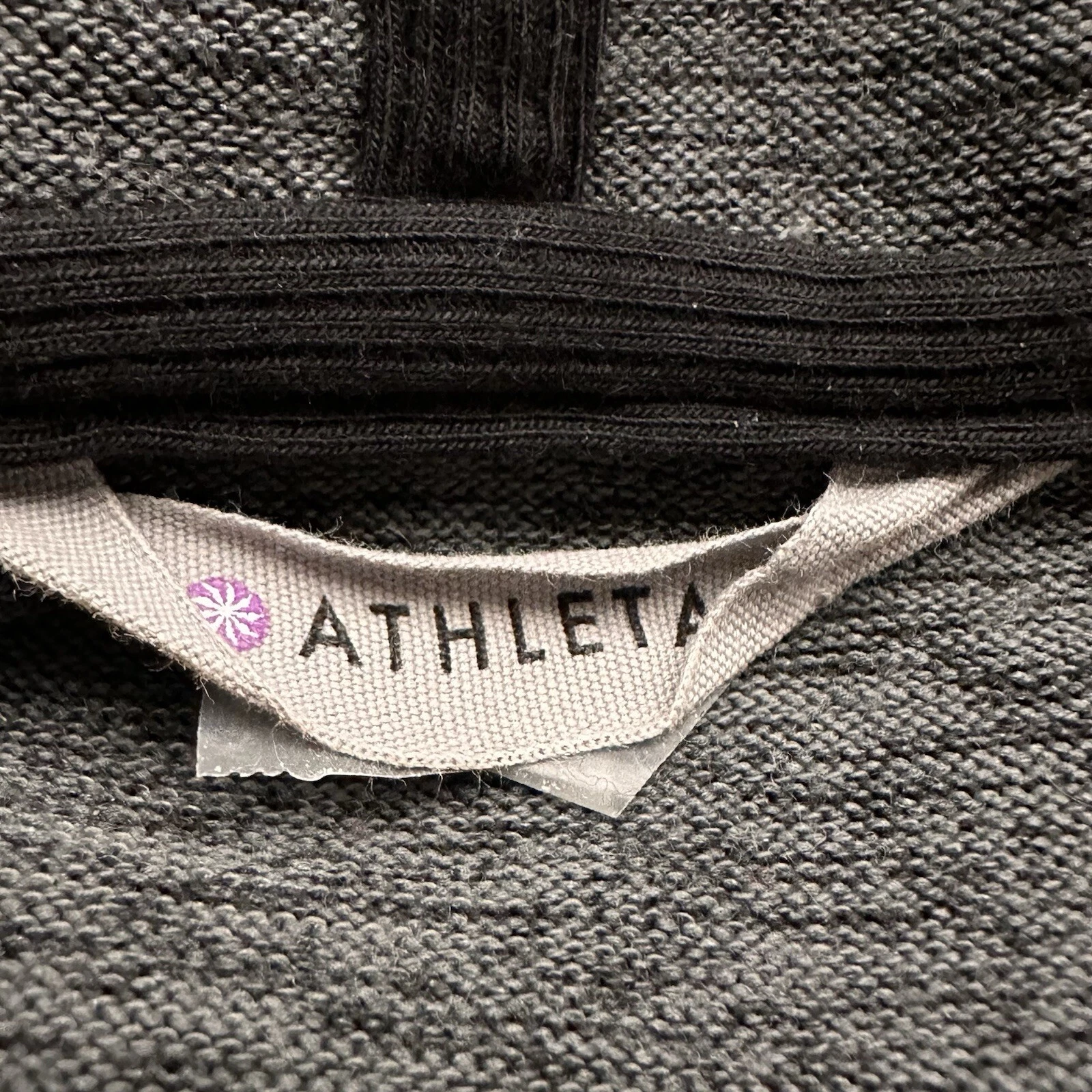 athleta hooded pullover long sleeve thumbholes sweater