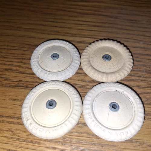 #A1227(4 X PCS)  MECCANO CONSTRUCTOR CAR(NO.1) ORIGINAL WHEEL/BUSH/TYRE COMBO