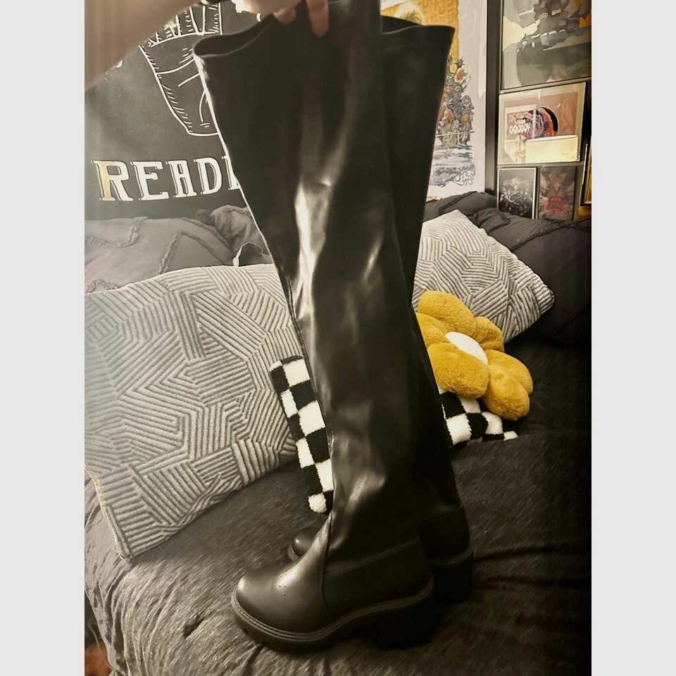 Botas por encima de la rodilla Missguided de cuero sintético Foto 2 de 4