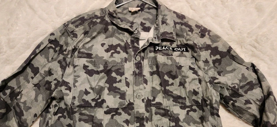 F4A Feather 4 Arrow Kids Size 10 Boutique Button Front Camo PEACE OUT Shirt - Image 3 of 4