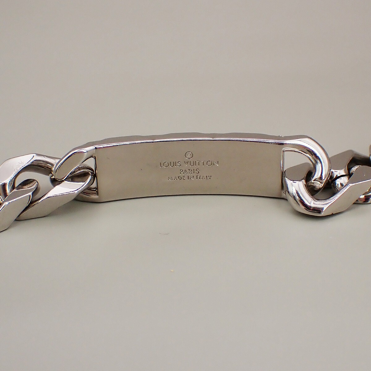 Louis Vuitton シルバーバングル LOUIS VUITTON LV Logo Monogram Chain Bracelet Bangle Silver