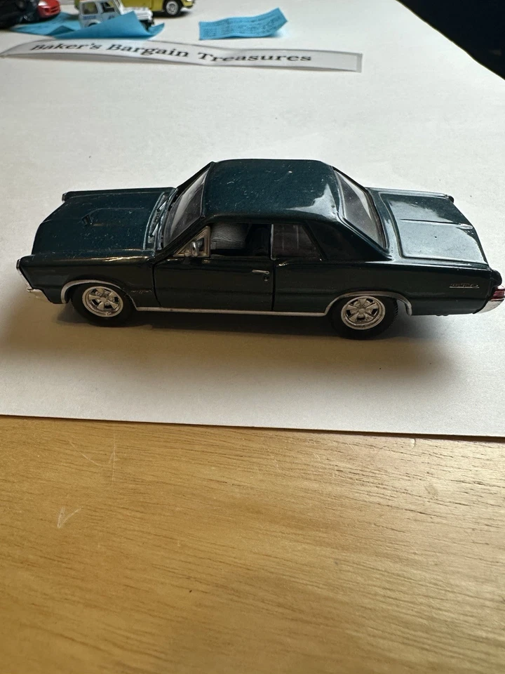 Welly: 1965 Pontiac GTO-Beautiful Dark Green Color - image 4 of 4