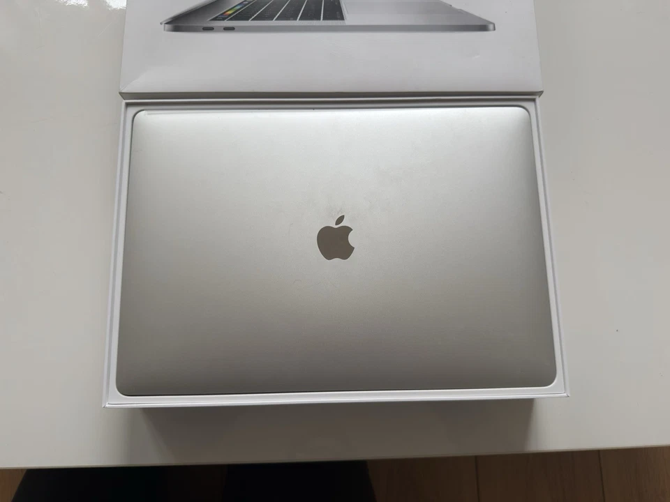 Apple MacBook Pro 15,4 Zoll (512GB SSD, Intel Core i7 , 2,80 GHz, 16GB). - Bild 3 von 4