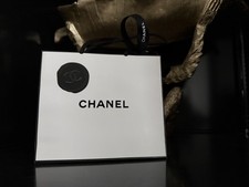Chanel Geschenktüte klein mit Kamelie und Chanel Schleife NEU