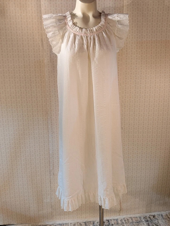 Vintage Miss Elaine Nightgown M Cottage Core White Eyelet Babydoll Prairie - Image 3 of 4
