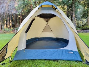 REI 'Clipper' 2003 Model Backpacking Camping Tent ~ DAC ~ 2 Person ~ 3 Season.