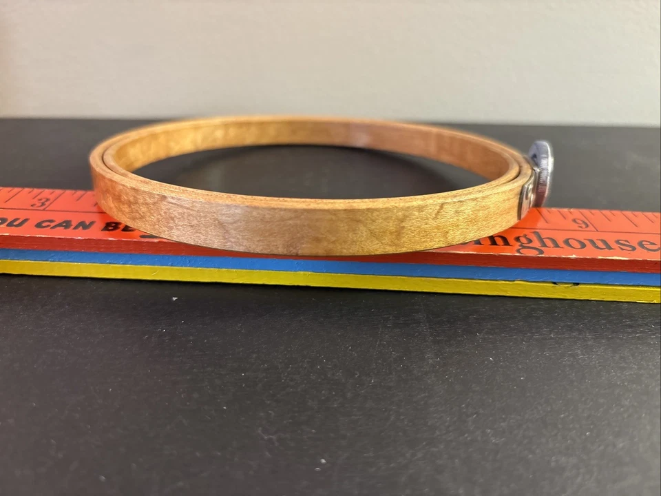 Vintage QUEEN Tension Wheel 5" Wood Embroidery Hoop Felt Lined PAT’D Made in USA - Image 4 of 4