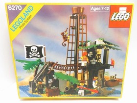 1989 LEGO Legoland Set #6270 Forbidden Island (missing 1 cannon, 2 rifles)