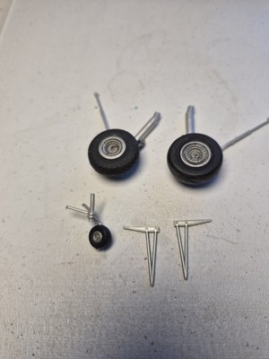 1/48 HK B-17G landing gear & Wheels set.  Painted. You Choose The Wheel Type.