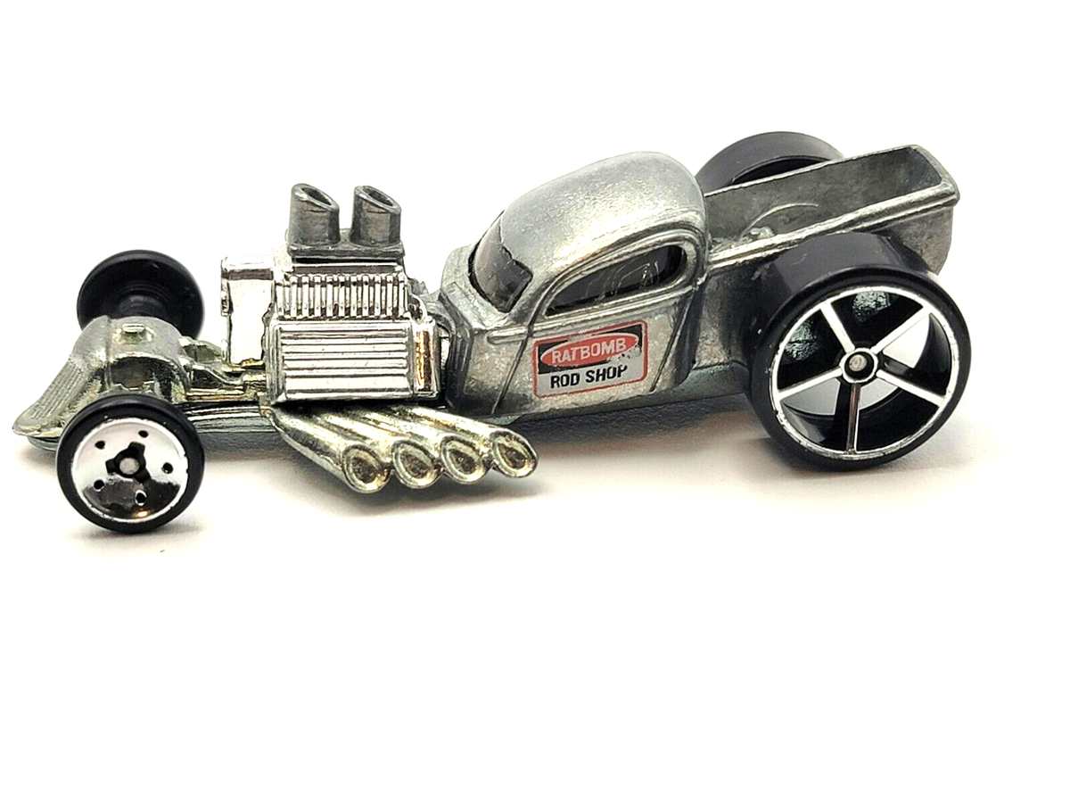 Hot Wheels RATBOMB ROD SHOP Silver 1:64 DIecast 3