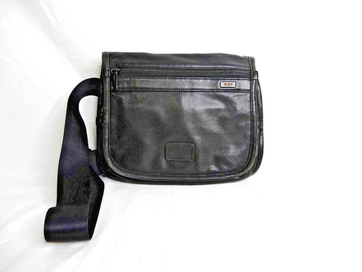 Tumi black deals crossbody