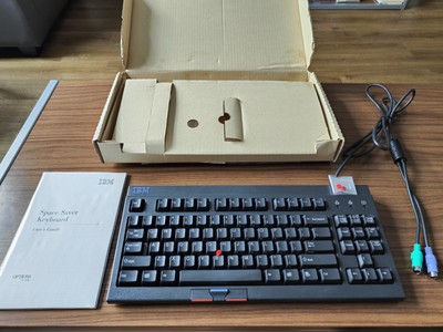 IBM RT3200 Space Saver II Keyboard/TrackPoint US layout Open IBM RT3200 Space Saver II Keyboard/TrackPoint US layout Open