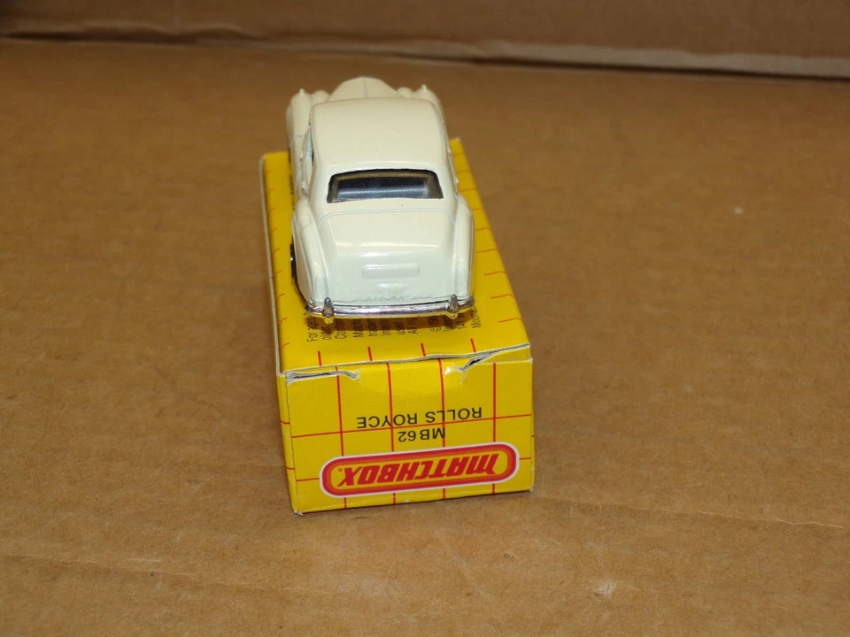 VINTAGE MATCHBOX SUPERFAST MB62 ROLLS ROYCE SILVER CLOUD ~ DATED 1985 ~ NOS - Image 4 of 4