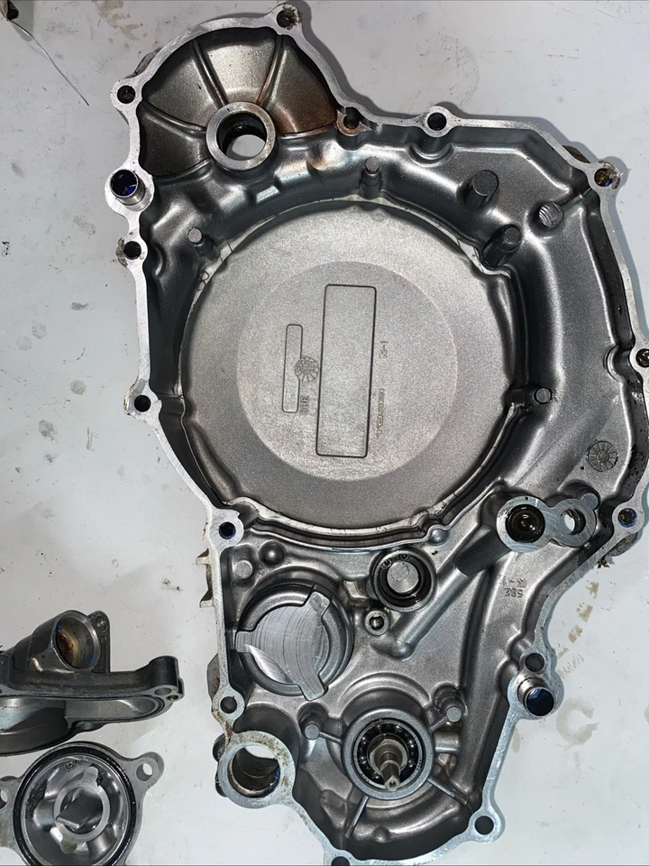 Cubiertas de embrague interiores y exteriores Yamaha Yz 400f 1998 OEM con cubierta de bomba de agua Foto 4 de 4